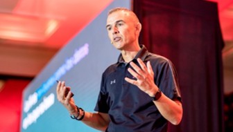 Pablo Junco delivering a keynote at the Databrick Intelligent Date in Mexico.